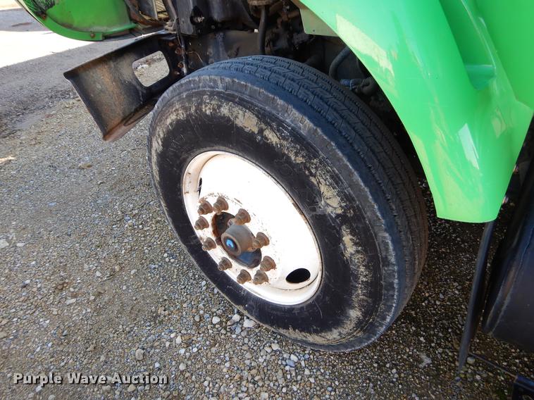 image for item EW9541 2006 International 7400 roll-off container truck