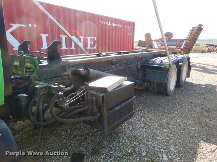 image for item EW9541 2006 International 7400 roll-off container truck