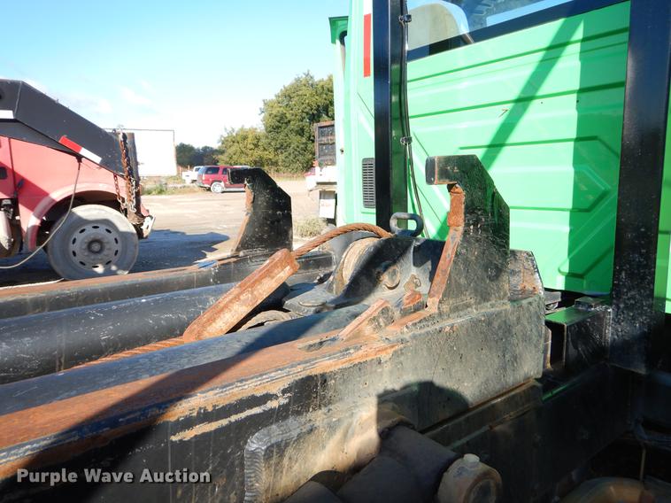 image for item EW9541 2006 International 7400 roll-off container truck