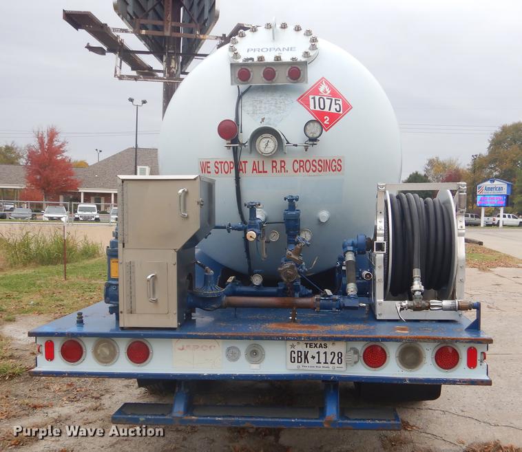 image for item EW9569 2002 Kenworth T300 propane fuel truck