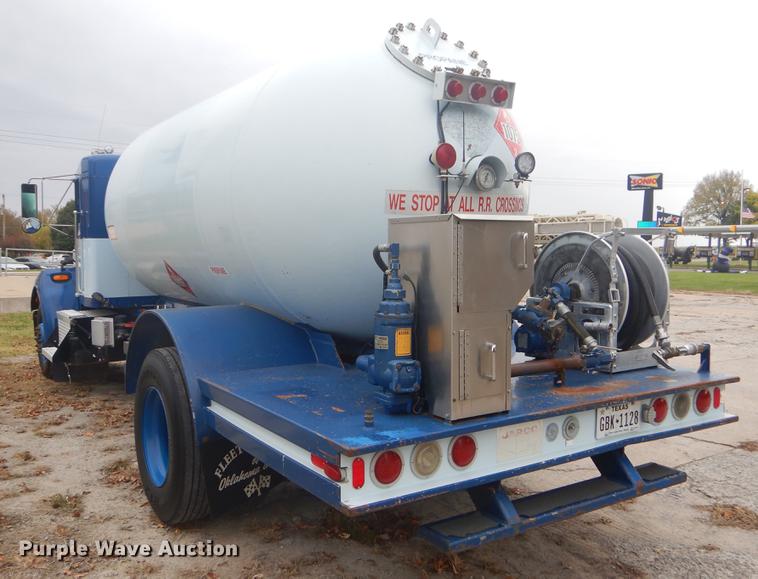 image for item EW9569 2002 Kenworth T300 propane fuel truck