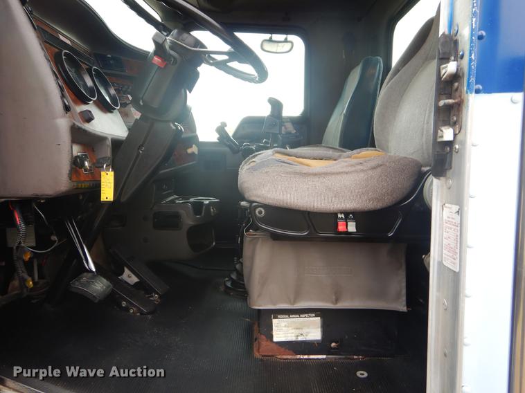 image for item EW9569 2002 Kenworth T300 propane fuel truck