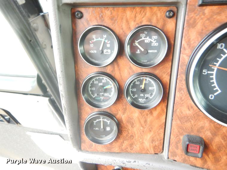 image for item EW9569 2002 Kenworth T300 propane fuel truck