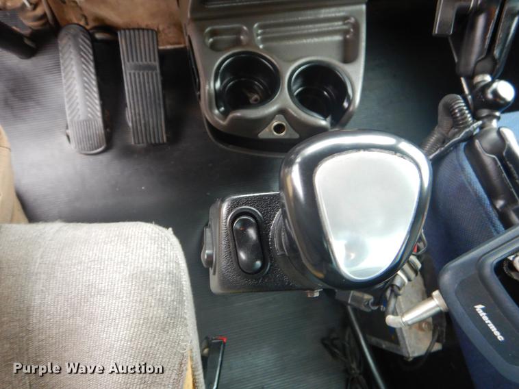 image for item EW9569 2002 Kenworth T300 propane fuel truck