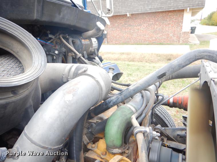 image for item EW9569 2002 Kenworth T300 propane fuel truck