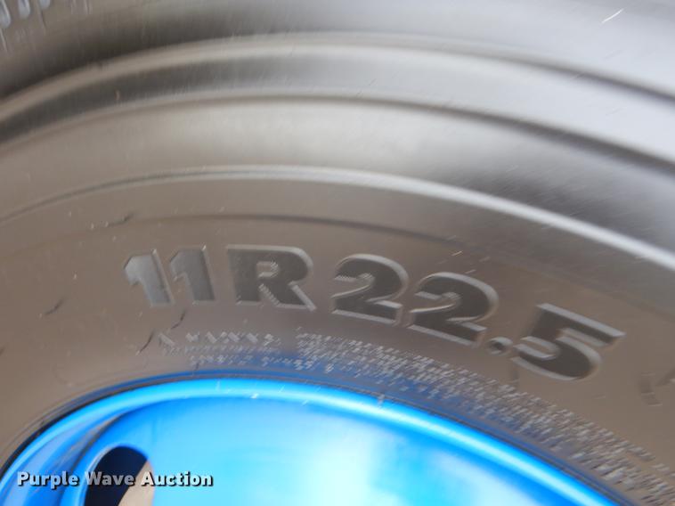 image for item EW9569 2002 Kenworth T300 propane fuel truck