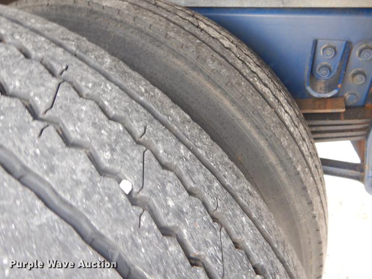 image for item EW9569 2002 Kenworth T300 propane fuel truck