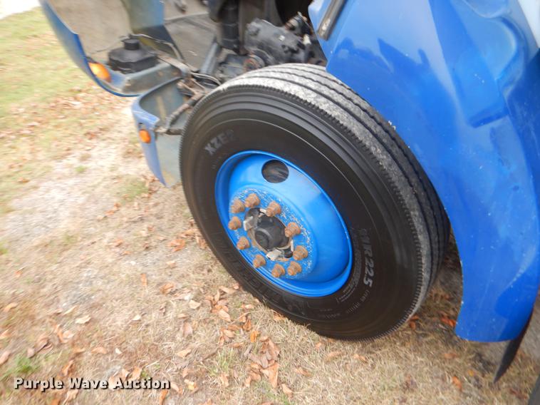 image for item EW9569 2002 Kenworth T300 propane fuel truck