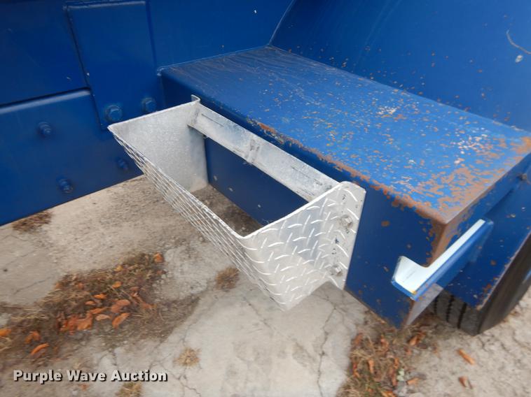 image for item EW9569 2002 Kenworth T300 propane fuel truck