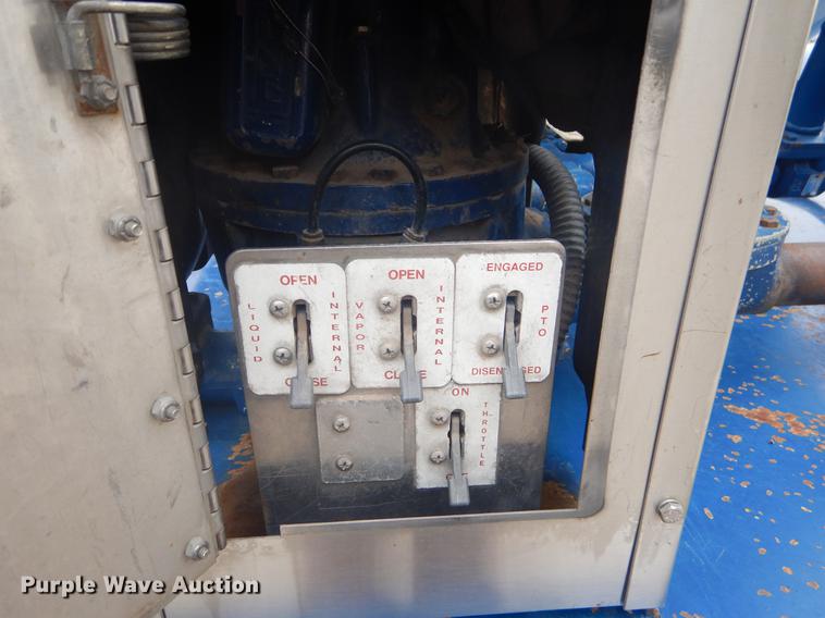 image for item EW9569 2002 Kenworth T300 propane fuel truck