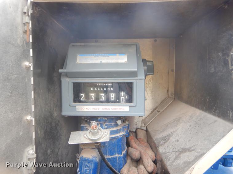 image for item EW9569 2002 Kenworth T300 propane fuel truck