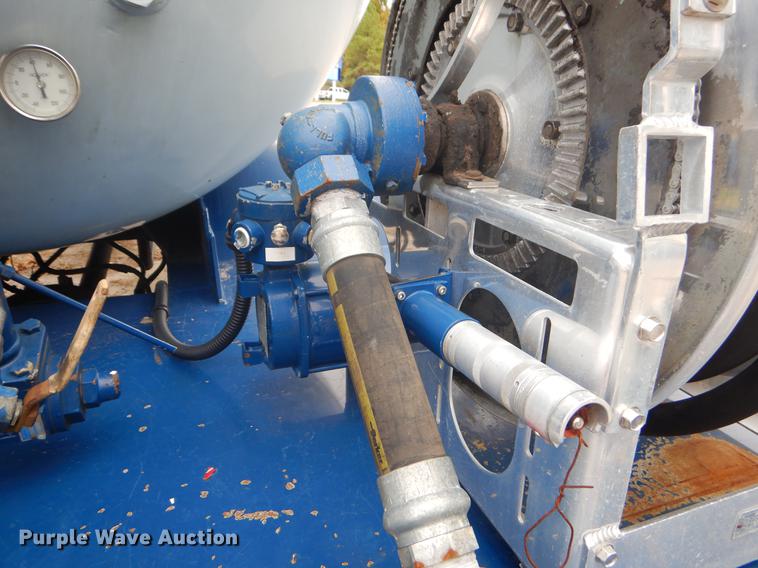 image for item EW9569 2002 Kenworth T300 propane fuel truck