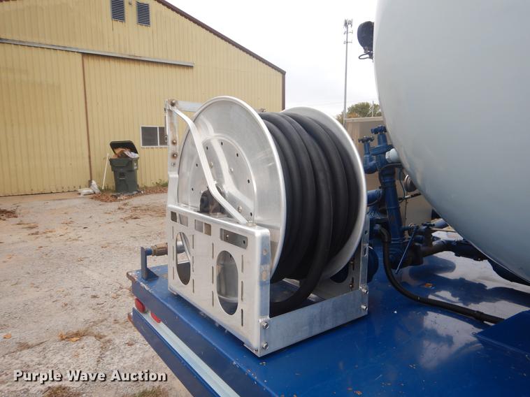 image for item EW9569 2002 Kenworth T300 propane fuel truck