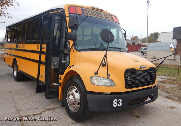 image for item EW9571 2006 Freightliner Thomas school bus