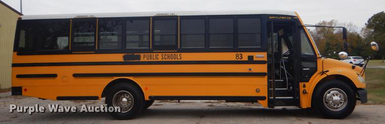 image for item EW9571 2006 Freightliner Thomas school bus