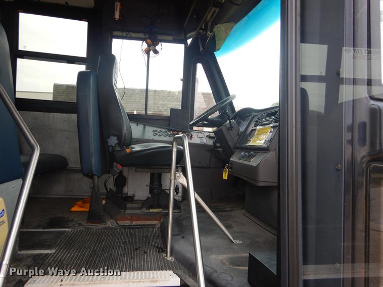 image for item EW9571 2006 Freightliner Thomas school bus