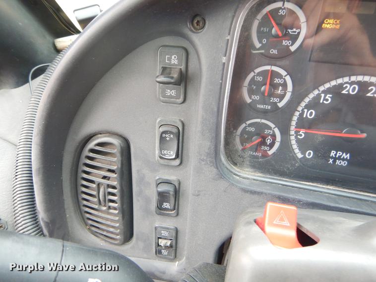 image for item EW9571 2006 Freightliner Thomas school bus