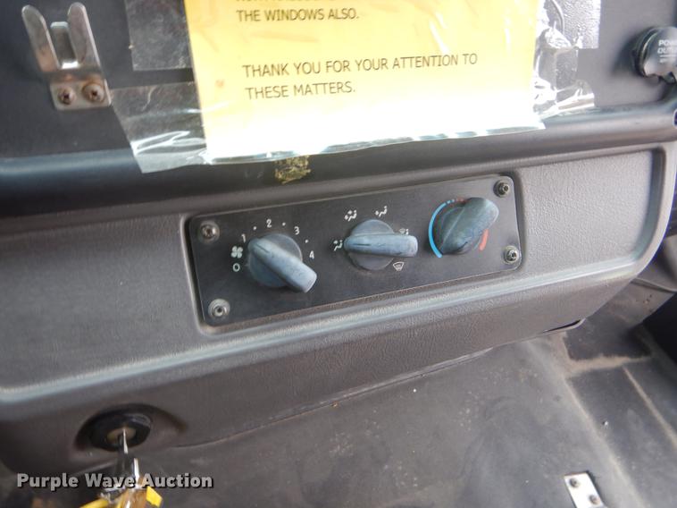 image for item EW9571 2006 Freightliner Thomas school bus