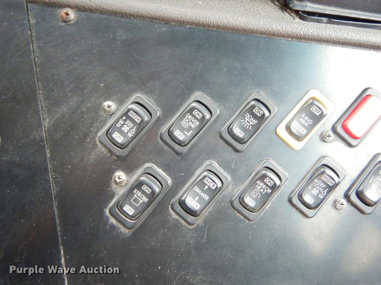 image for item EW9571 2006 Freightliner Thomas school bus