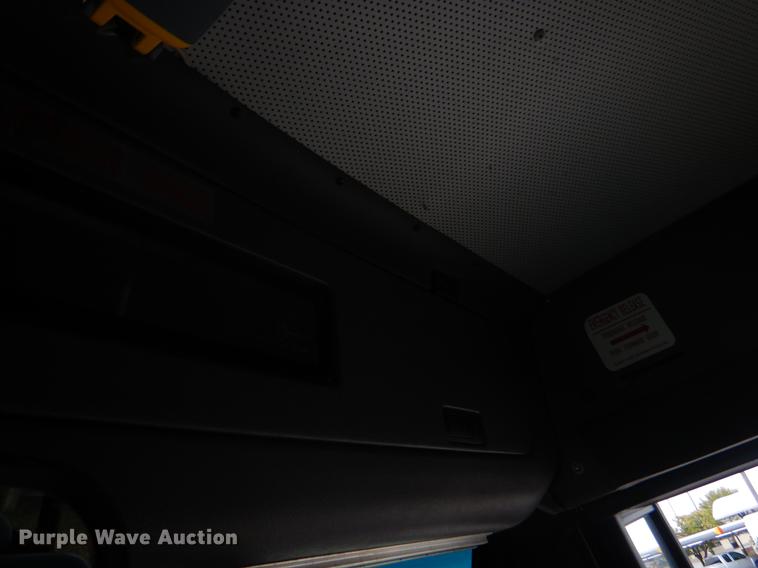 image for item EW9571 2006 Freightliner Thomas school bus