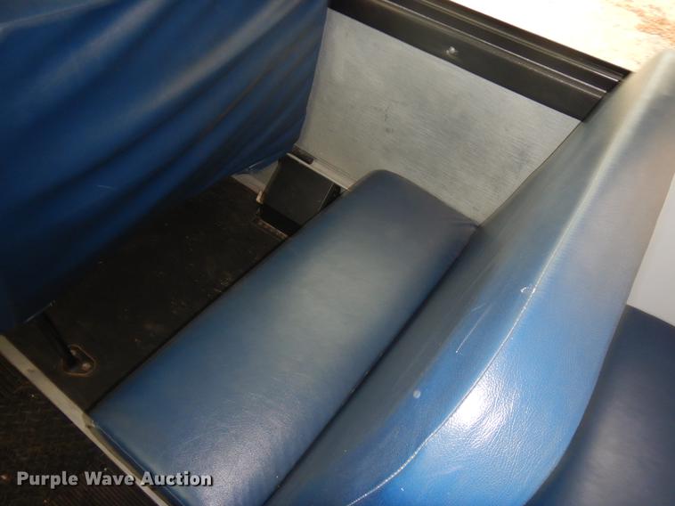 image for item EW9571 2006 Freightliner Thomas school bus