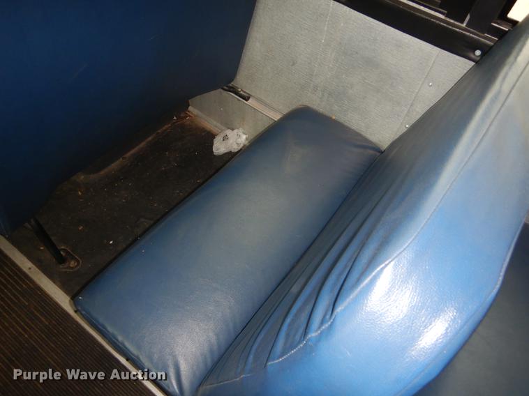 image for item EW9571 2006 Freightliner Thomas school bus