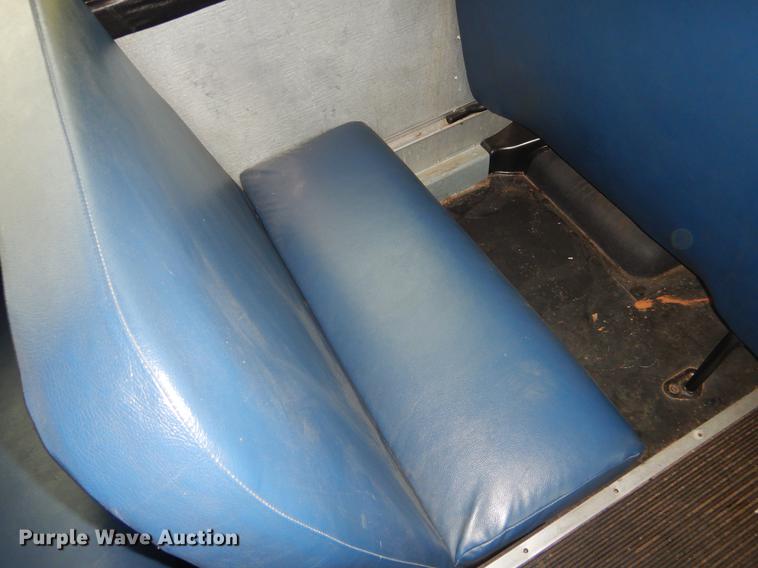 image for item EW9571 2006 Freightliner Thomas school bus