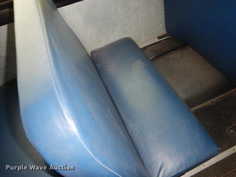 image for item EW9571 2006 Freightliner Thomas school bus