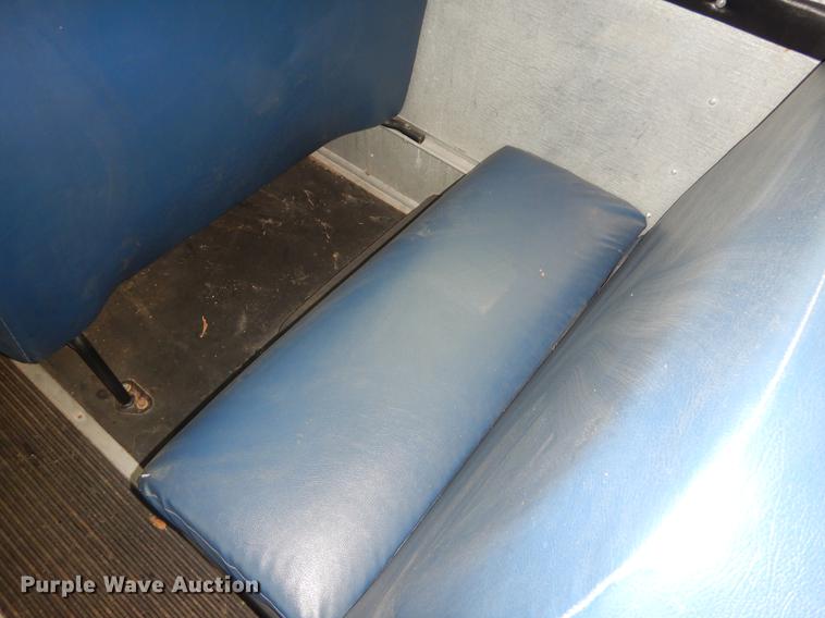 image for item EW9571 2006 Freightliner Thomas school bus