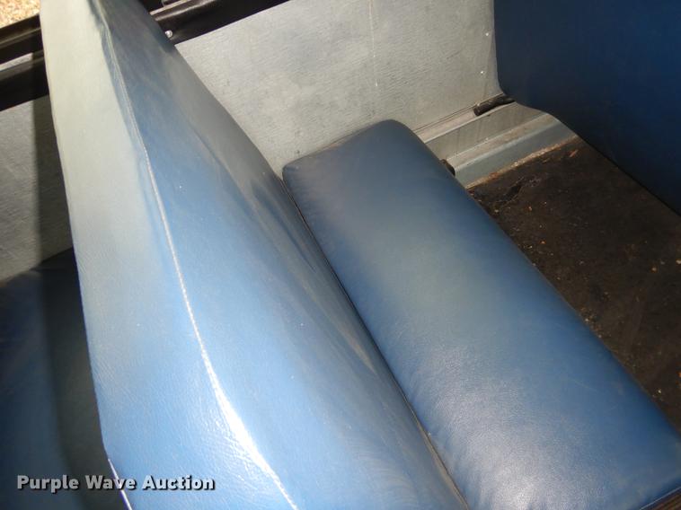 image for item EW9571 2006 Freightliner Thomas school bus