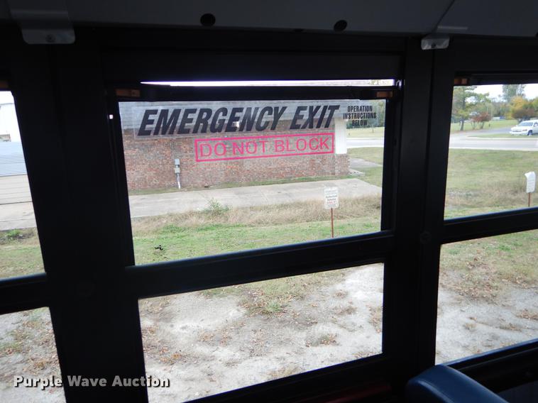 image for item EW9571 2006 Freightliner Thomas school bus