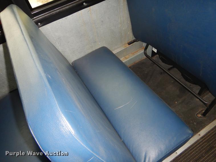 image for item EW9571 2006 Freightliner Thomas school bus