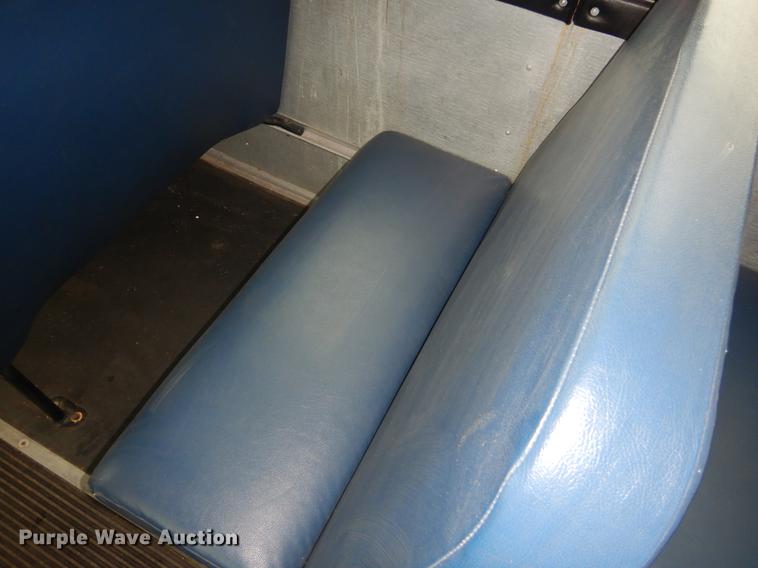 image for item EW9571 2006 Freightliner Thomas school bus