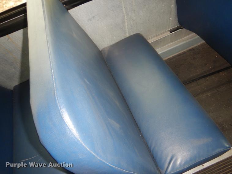 image for item EW9571 2006 Freightliner Thomas school bus