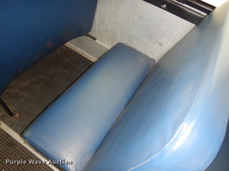 image for item EW9571 2006 Freightliner Thomas school bus