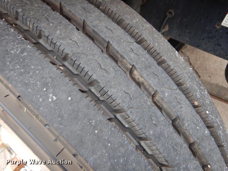 image for item EW9571 2006 Freightliner Thomas school bus