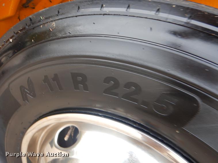 image for item EW9571 2006 Freightliner Thomas school bus