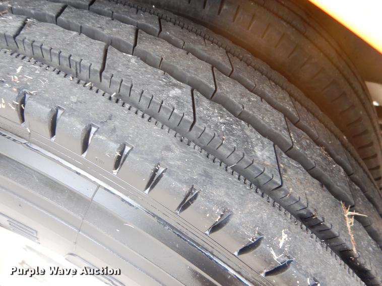 image for item EW9571 2006 Freightliner Thomas school bus