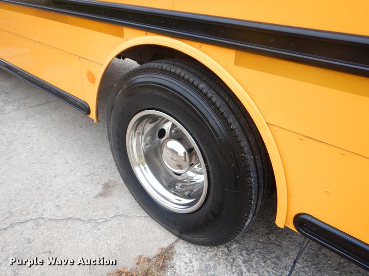 image for item EW9571 2006 Freightliner Thomas school bus