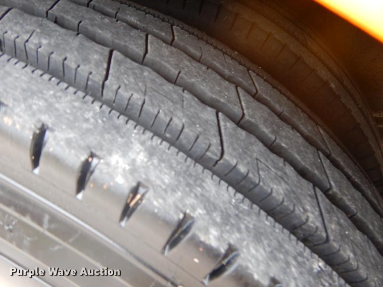 image for item EW9571 2006 Freightliner Thomas school bus