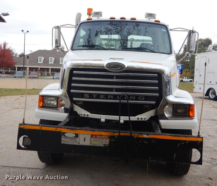 image for item EW9573 2008 Sterling service truck with crane