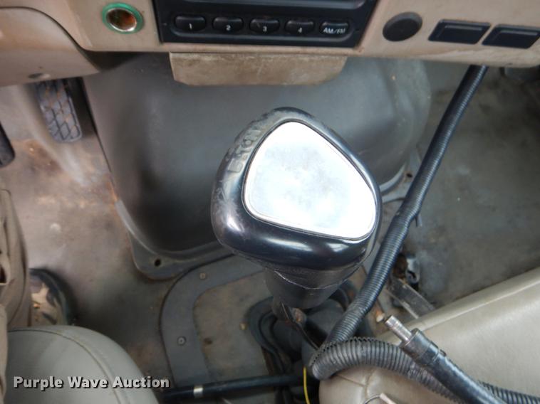 image for item EW9573 2008 Sterling service truck with crane