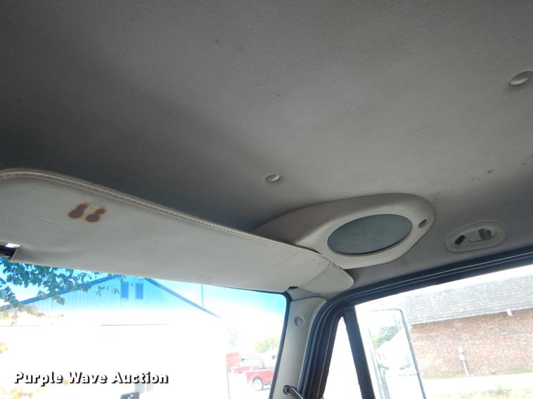 image for item EW9573 2008 Sterling service truck with crane