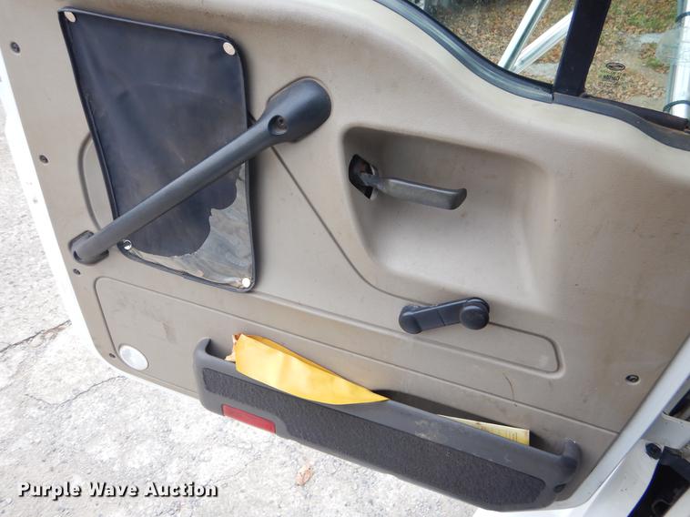 image for item EW9573 2008 Sterling service truck with crane