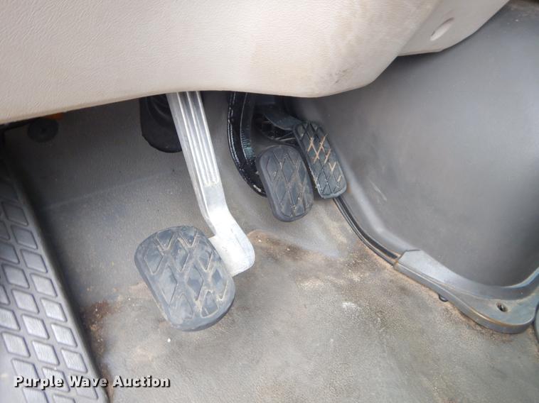 image for item EW9573 2008 Sterling service truck with crane