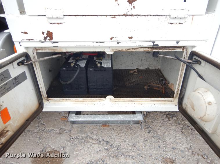 image for item EW9573 2008 Sterling service truck with crane