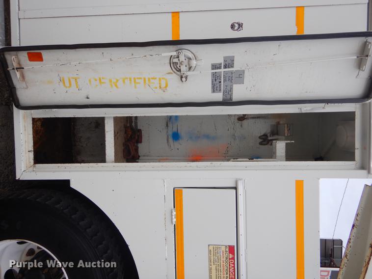 image for item EW9573 2008 Sterling service truck with crane