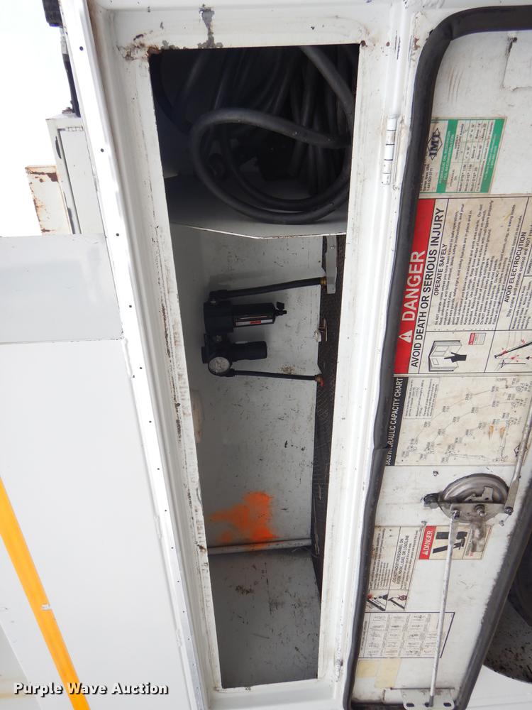 image for item EW9573 2008 Sterling service truck with crane