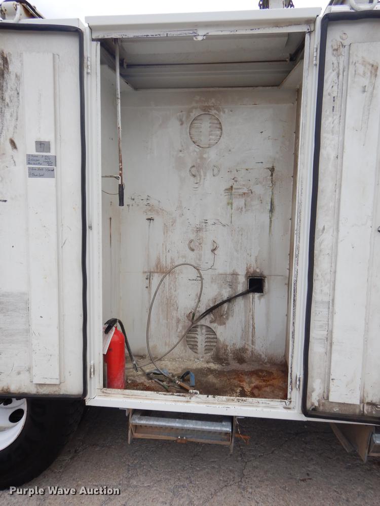 image for item EW9573 2008 Sterling service truck with crane