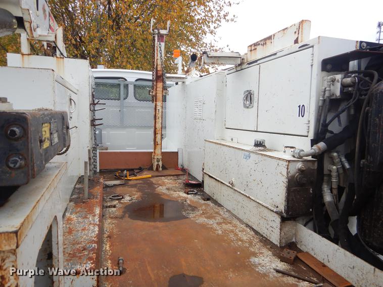 image for item EW9573 2008 Sterling service truck with crane